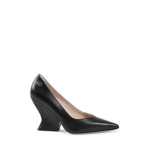 Wave-Shaped Heel Pointed-Toe Pumps