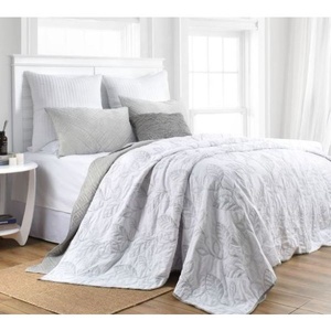 Classic Quilts Botannical leaves Super King Bedspread Set