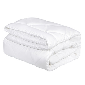 Microfiber/Bamboo Blend, Hypoallergenic & Antibacterial Quilt - Queen